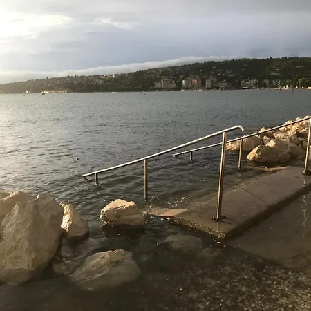 Floating Sea House Marea דירה בפורטורוז