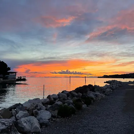 Floating Sea House Marea *