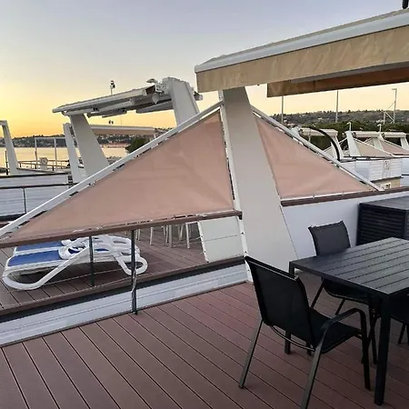 דירה Floating Sea House Marea