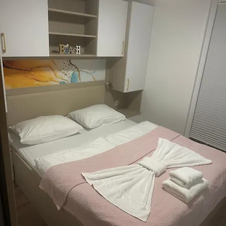 Floating Sea House Marea Apartment