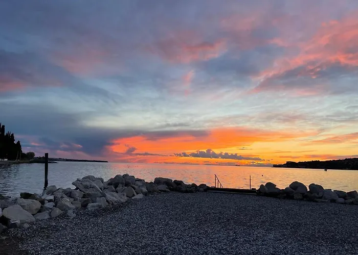Floating Sea House Marea *