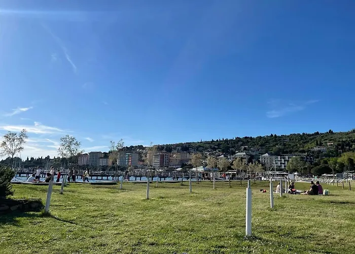 Floating Sea House Marea *