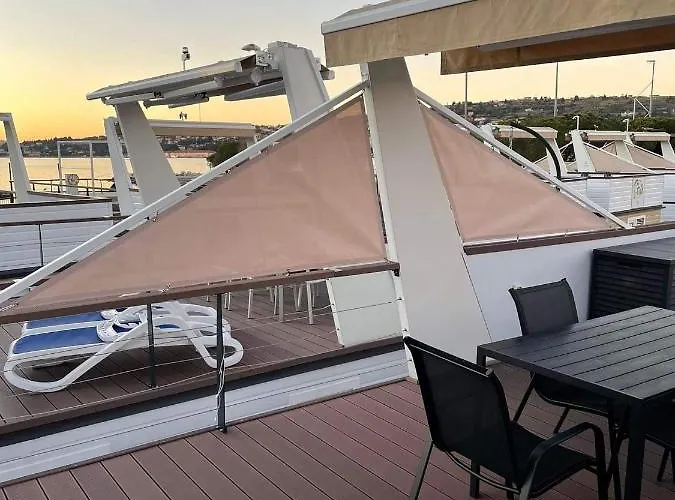 Apartment Floating Sea House Marea