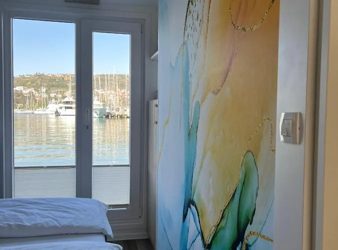 Floating Sea House Marea Apartment *