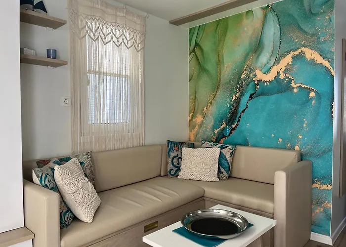 Floating Sea House Marea *