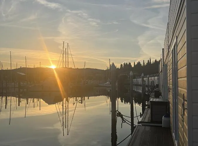 Apartment Floating Sea House Marea