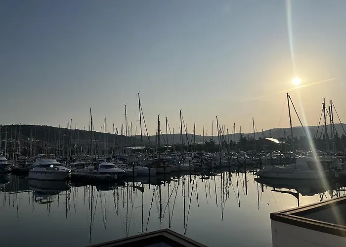 Apartment Floating Sea House Marea