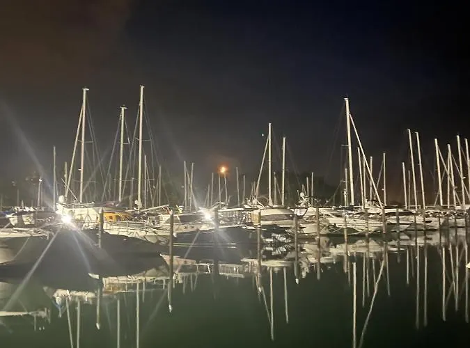 Floating Sea House Marea *