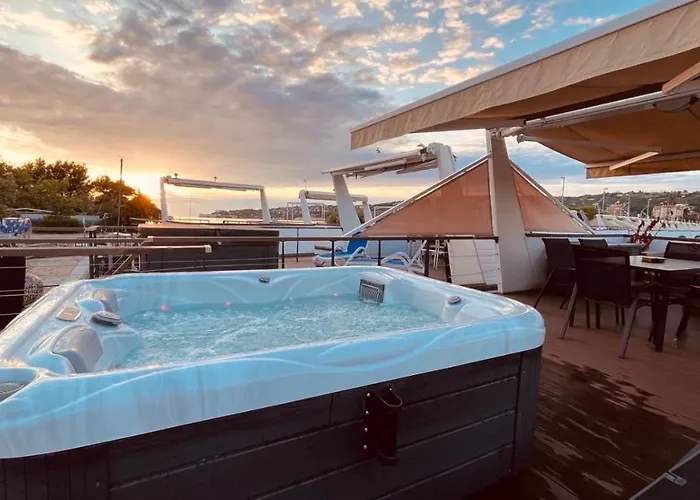 Apartment Floating Sea House Marea *